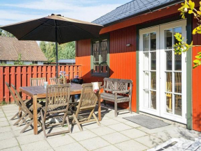 Pleasant Holiday Home in Nex with Swimming Pool in Snogebæk